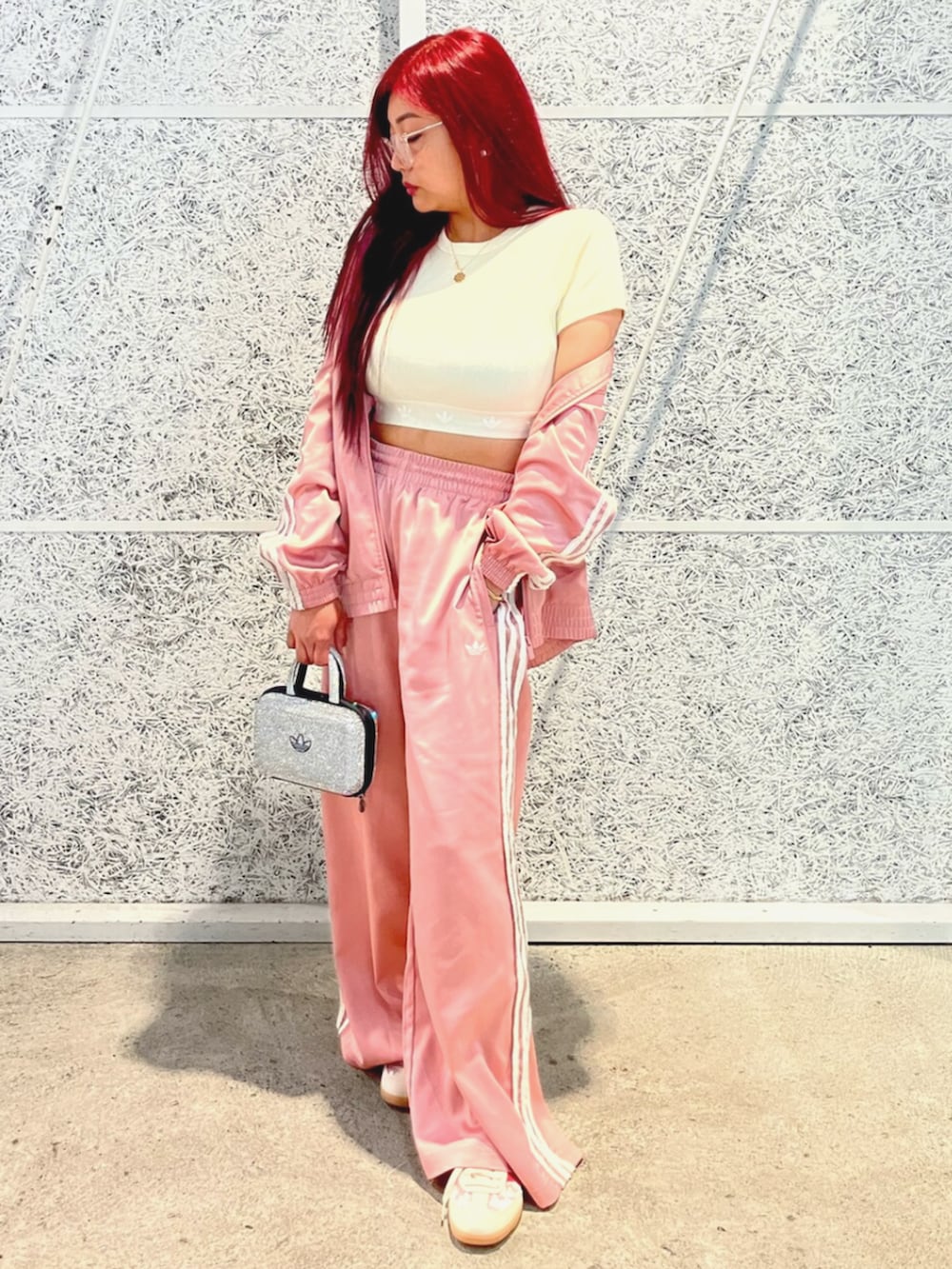 アディダス サテン ワイドレッグパンツ ラッフルスリーストライプス アディダス サテン ワイドレッグパンツ ラッフルスリーストライプス