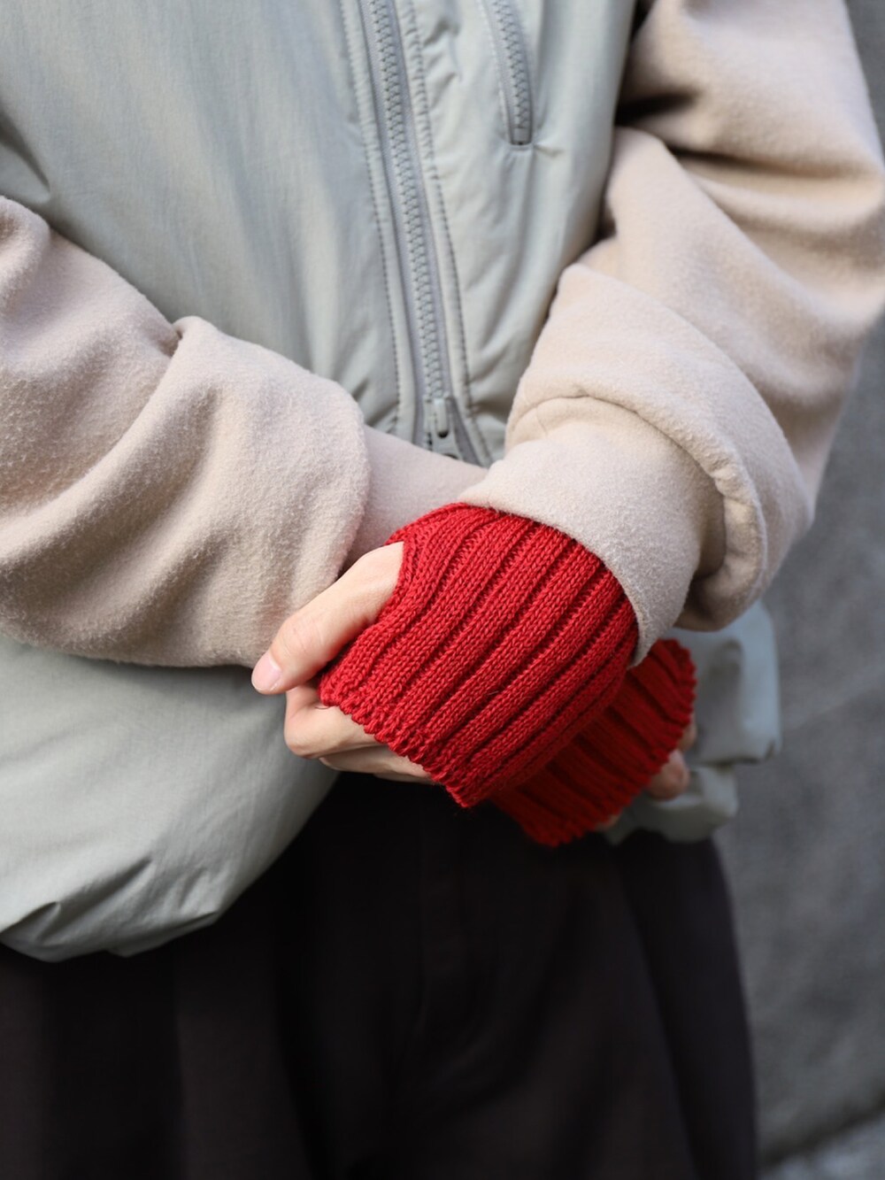 「NIKE、military、superNova.、グローブ、LANTIKI、leuchtfeuer、乱痴気、フィンガーレスグローブ、BURLAP OUTFITTER」｜「LEUCHTFEUERのGLOVES FINGERLESS（手袋、レッド系）」を使った、乱痴気さん（メンズ・175cm）の秋コーディネートの4枚目の写真