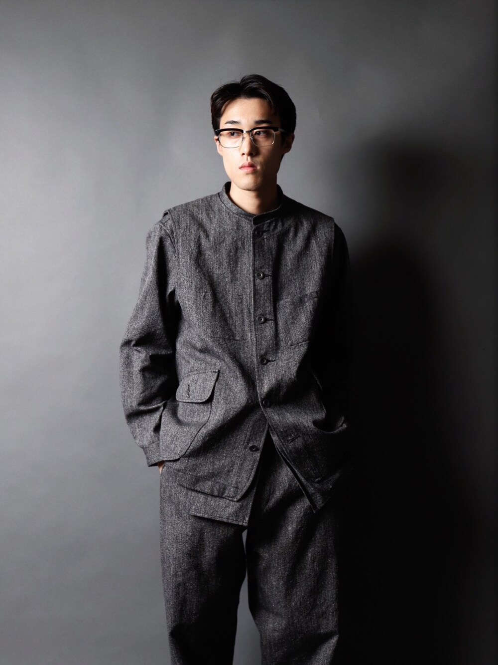 「スニーカー、セットアップ、military、ハイカットスニーカー、LANTIKI、乱痴気、gorschthemerrycoachman、gorsch」｜「乱痴気の【Military】Czech Sneaker（スニーカー、ブラック系）」を使った、乱痴気さん（メンズ・175cm）の秋コーディネートの5枚目の写真