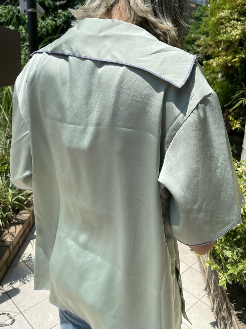 その他のシャツ/ブラウス、ブルー系のデニムパンツを着用したレディースの夏コーディネートの6枚目の写真