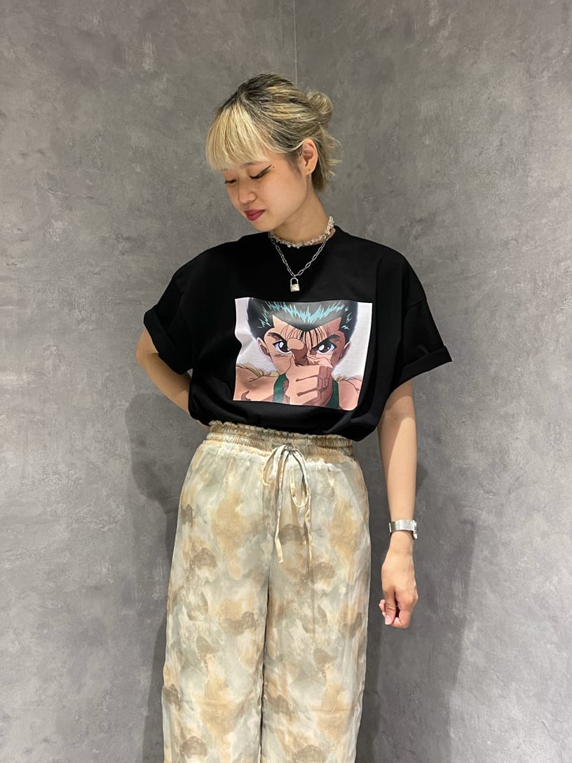 ブラック系のTシャツ/カットソー、その他のその他パンツを着用したレディースの夏コーディネートの3枚目の写真