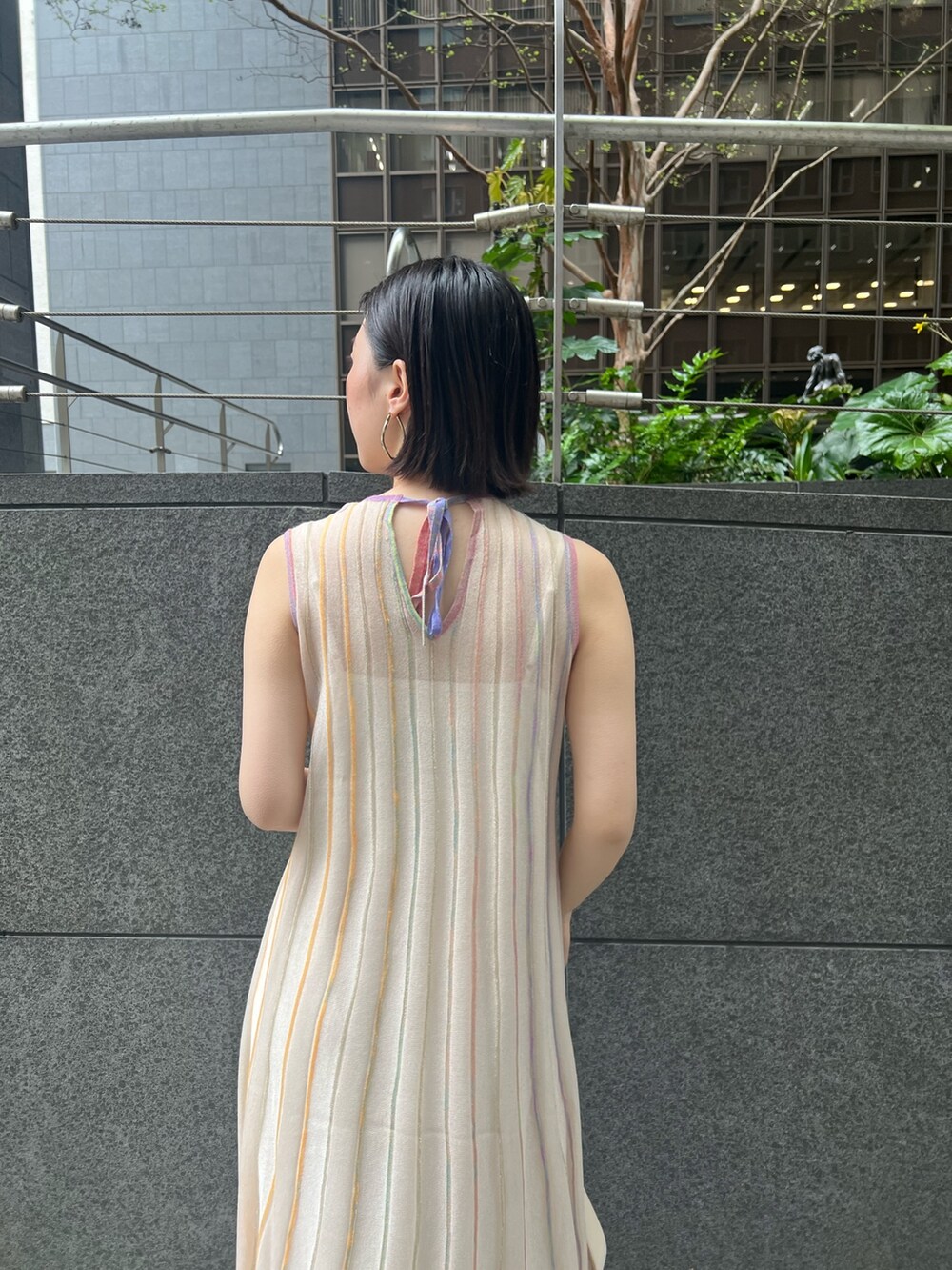 「LAGUNAMOONのナローストラップサンダル（サンダル、イエロー系）」を使った、RUNA ONISHIさん（レディース・163cm）の春コーディネートの6枚目の写真