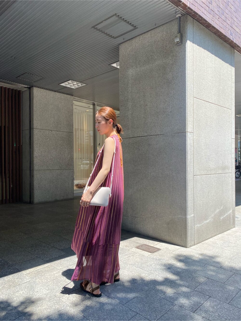 「選抜」｜「LAGUNAMOONのカーブフォルムピアス（ピアス（両耳用）、ゴールド系）」を使った、RUNA ONISHIさん（レディース・163cm）の夏コーディネートの4枚目の写真