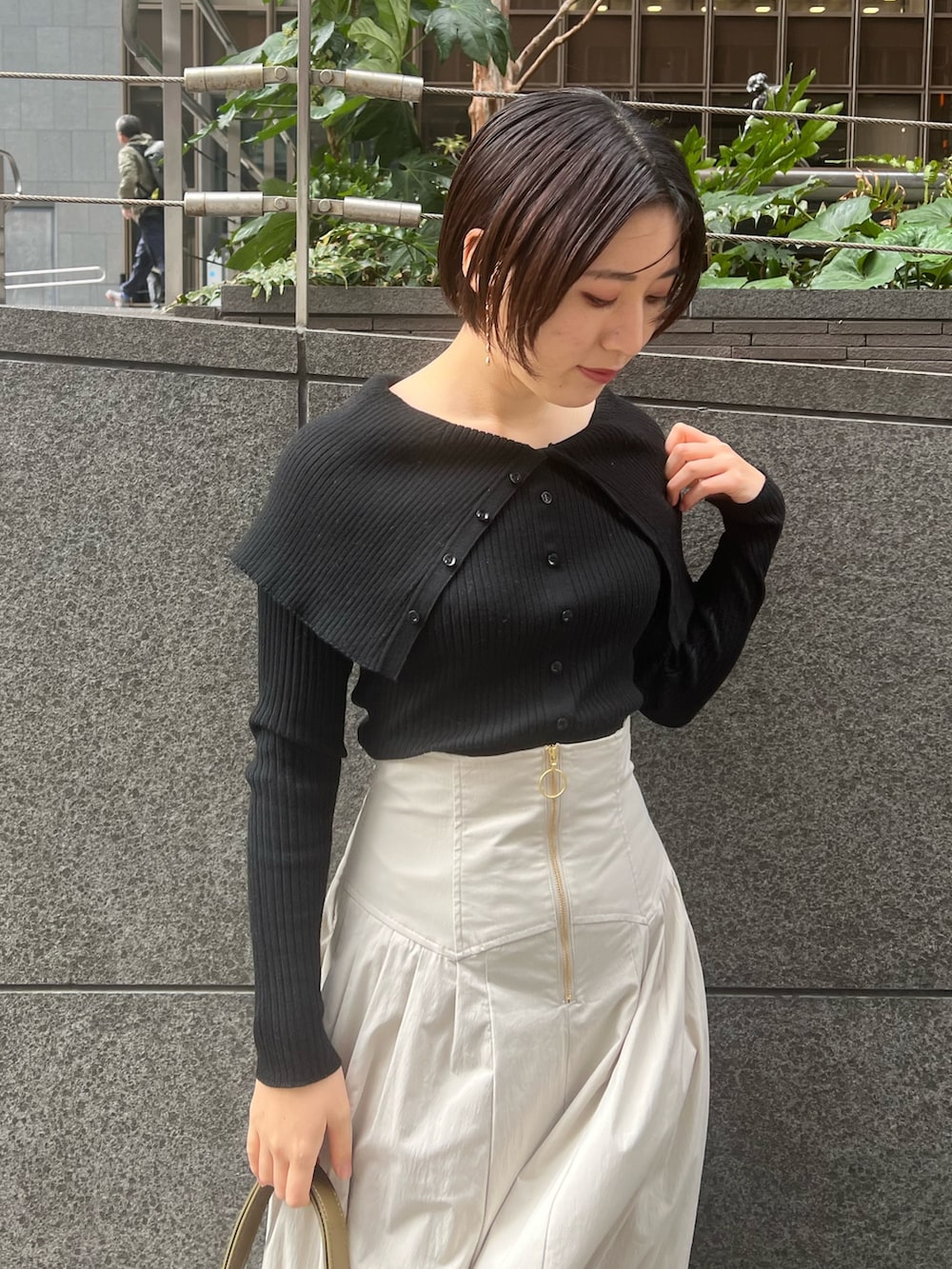「LAGUNAMOONのCHNラクーンニットカーディガン(カーディガン/ボレロ、ホワイト系)」を使った、RUNA ONISHIさん(レディース・163cm)の冬コーディネートの5枚目の写真