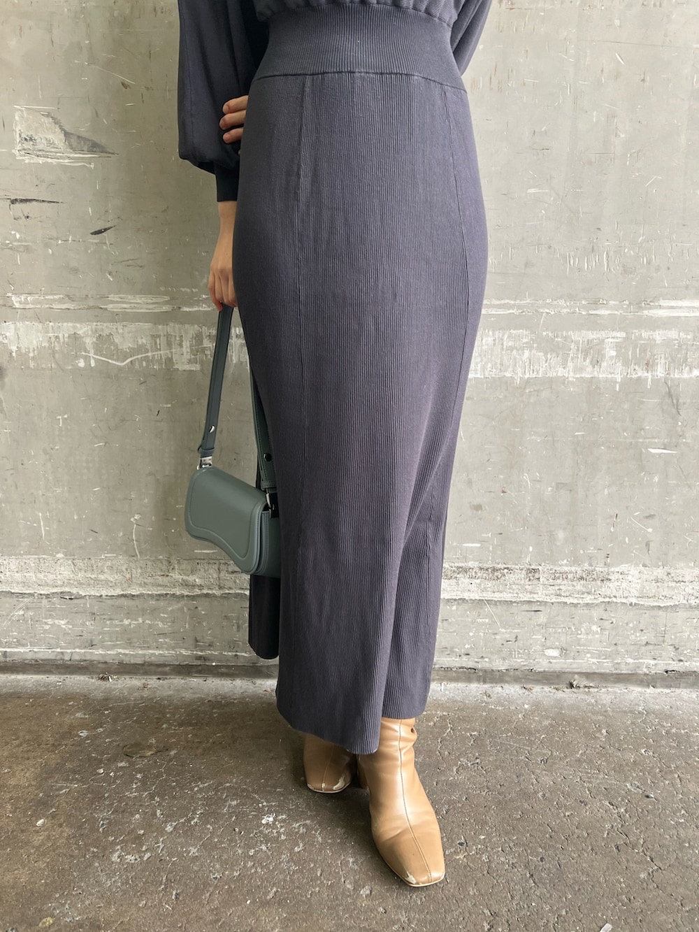 「JW PEIの【JWPEI】Joy ショルダーバッグ（ショルダーバッグ、ブルー系）」を使った、RUNA ONISHIさん（レディース・163cm）の冬コーディネートの6枚目の写真