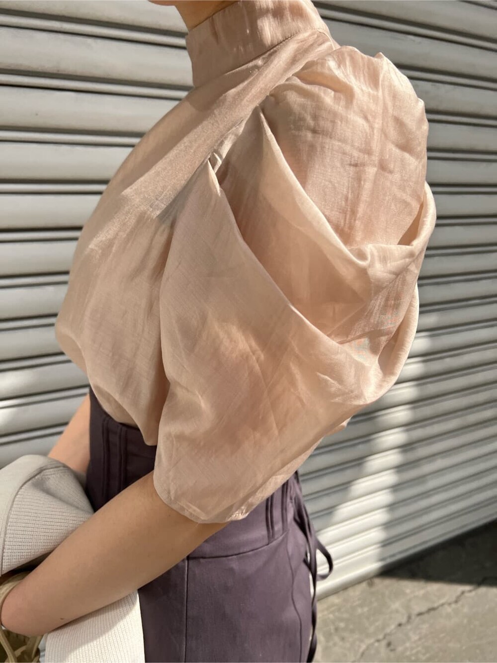「選抜」｜「LAGUNAMOONのシアータックスリーブブラウス（シャツ/ブラウス、ベージュ系）」を使った、RUNA ONISHIさん（レディース・163cm）の春コーディネートの4枚目の写真