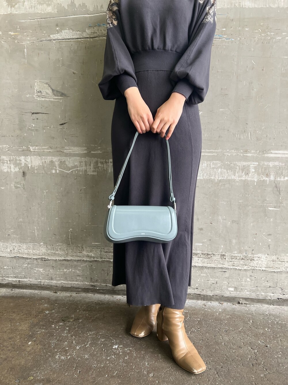 「JW PEIの【JWPEI】Joy ショルダーバッグ（ショルダーバッグ、ブルー系）」を使った、RUNA ONISHIさん（レディース・163cm）の冬コーディネートの7枚目の写真