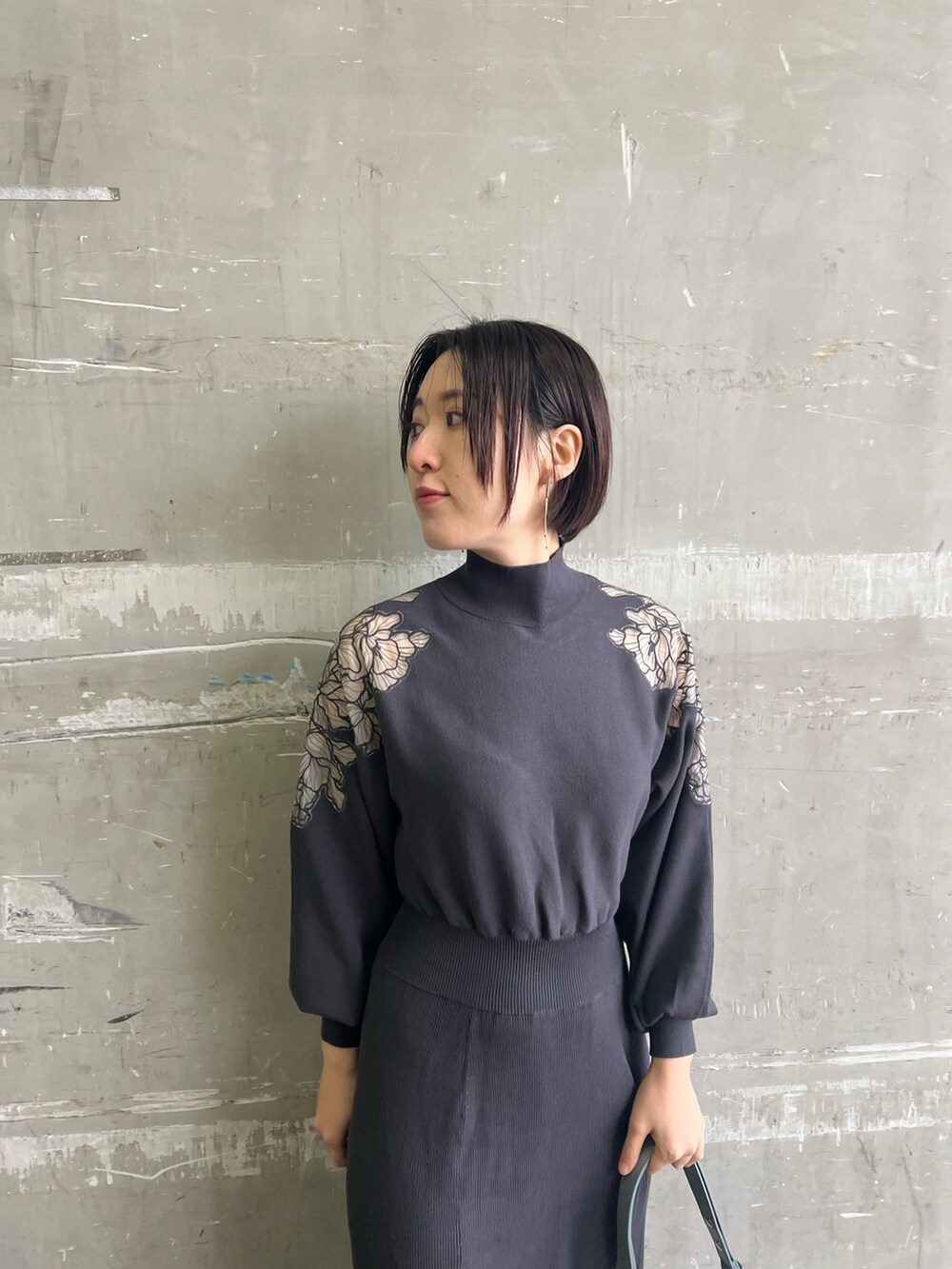「JW PEIの【JWPEI】Joy ショルダーバッグ（ショルダーバッグ、ブルー系）」を使った、RUNA ONISHIさん（レディース・163cm）の冬コーディネートの3枚目の写真