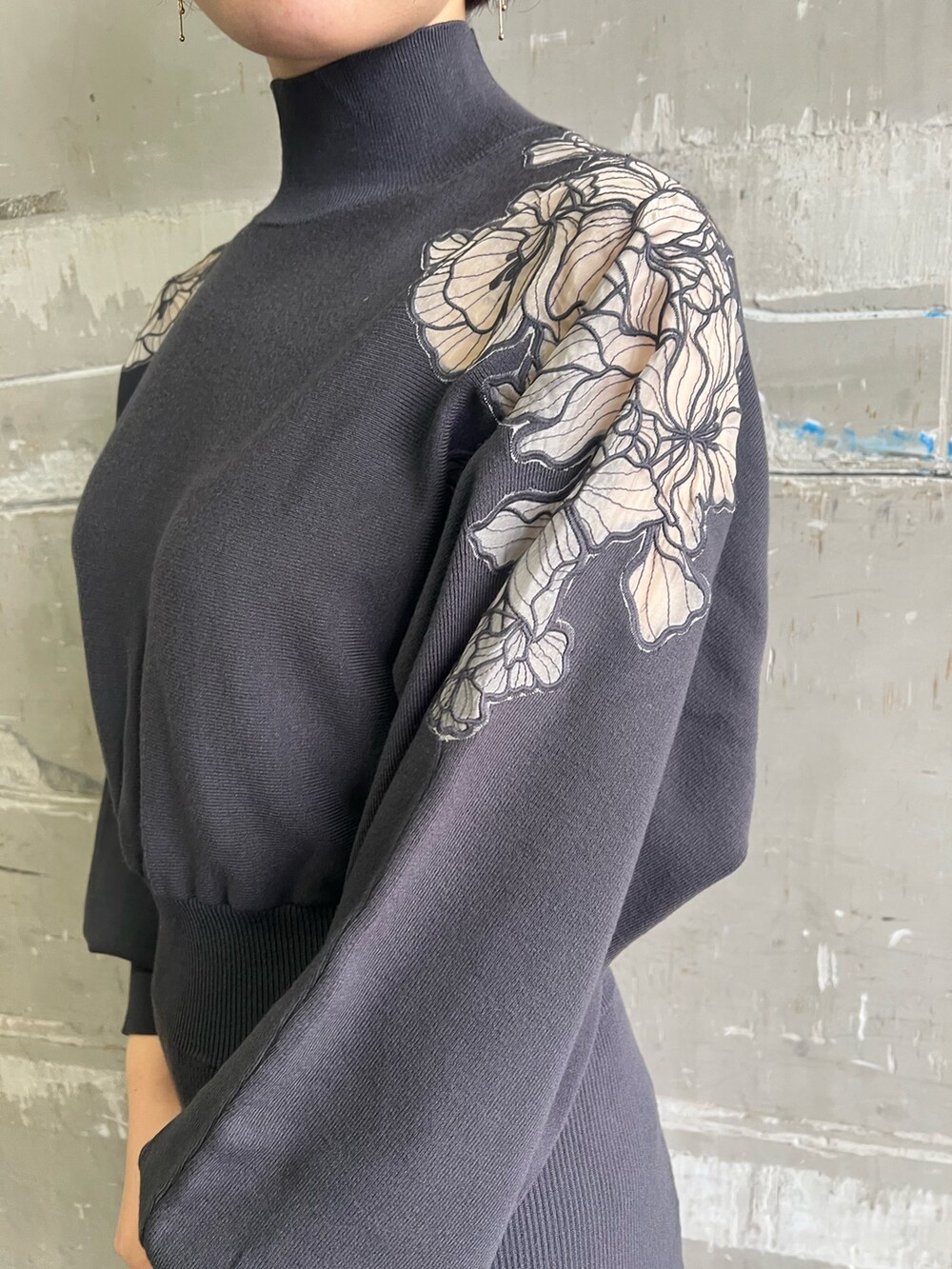 「JW PEIの【JWPEI】Joy ショルダーバッグ（ショルダーバッグ、ブルー系）」を使った、RUNA ONISHIさん（レディース・163cm）の冬コーディネートの4枚目の写真