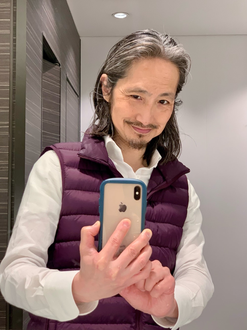 「無印良品のアイテム（ダウンベスト、その他）」を使った、健弘(U)さん（メンズ・169cm）の春コーディネートの3枚目の写真