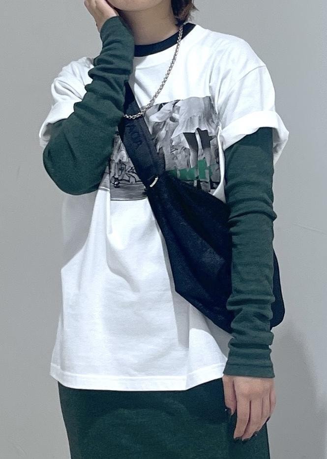 「miller、ワンピース、ミラー、study、トーアンドトー、メッシュショルダー、ブラック、ボディバッグ、Tシャツ、クルーネック、ロング、グリーン、初秋コーデ、秋コーデ、お出かけコーデ」｜「ADAM ET ROPE'の【サステナブル】メッシュショルダー（ショルダーバッグ、ブラック系）」を使った、matsumuraさん（レディース・160cm）の夏コーディネートの5枚目の写真