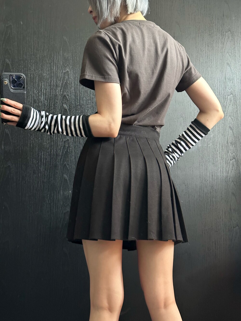 「休日スタイル、おでかけコーデ、夏コーデ、韓国ブランド、韓国コーデ、韓国ストリート、ストリートMIX、ストリート女子、韓国好きな人と繋がりたい、チビT、ブラックコーデ、nastyfancyclub、SPINNS、MLB、グレイル」｜「FANCY CLUBのA'GEM/9 × .kom『NASTY FANCY CLUB/ナスティーファンシークラブ』ILLUSORY CROP TEE/イルーソリィ クロップド丈 半袖Tシャツ（Tシャツ/カットソー、グレー系）」を使った、niru♥さん（レディース・156cm）の夏コーディネートの4枚目の写真