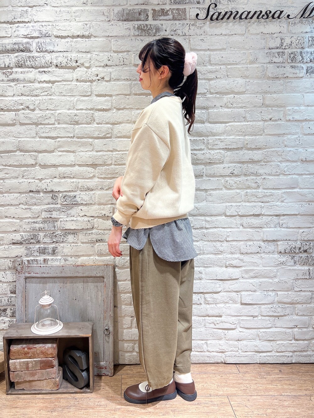 「休日スタイル、大人カジュアル、オトナ女子、大人可愛い、ゆるコーデ、ニット/セーター、高身長コーデ、高身長女子、ラクチンコーデ、イエベ春」｜「Samansa Mos2のアニマルジャカードニット（ニット/セーター、ホワイト系）」を使った、りんごさん（レディース・167cm）の冬コーディネートの2枚目の写真