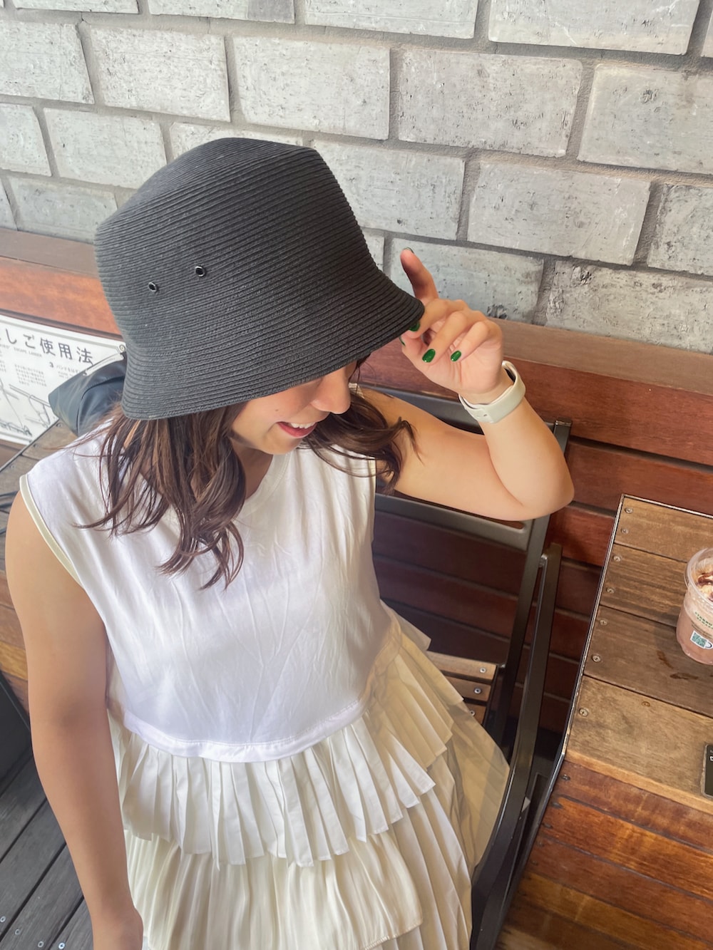 「低身長、低身長コーデ、ランチコーデ、カフェコーデ、お出かけコーデ、夏コーデ、ぽっちゃりコーデ」｜「OVERRIDEのOVERRIDE WASHABLE BD BUCKET HAT SGP / オーバーライド（ハット、ブラック系）」を使った、ujnacocoさん（レディース・148cm）の夏コーディネートの3枚目の写真