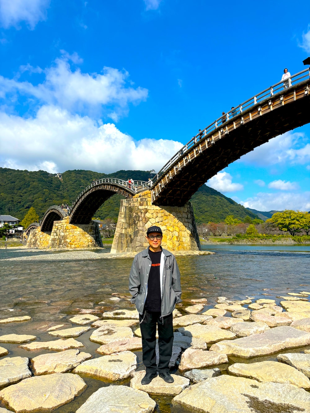 「DOUBLE STEALのアイテム（ナイロンジャケット、シルバー系）」を使った、takayuki1119さん（メンズ・167cm）の秋コーディネートの4枚目の写真