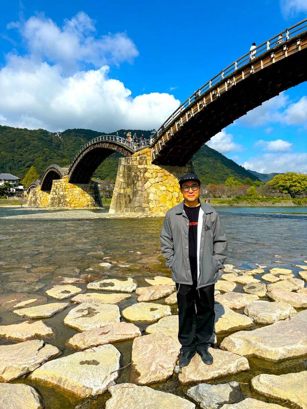 「DOUBLE STEALのアイテム（ナイロンジャケット、シルバー系）」を使った、takayuki1119さん（メンズ・167cm）の秋コーディネートの3枚目の写真