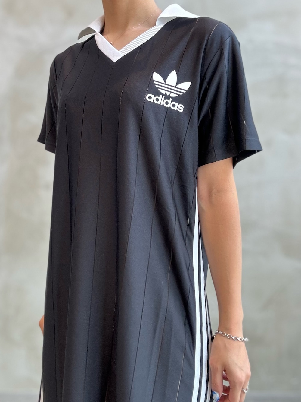 adidas originals アディダスオリジナルスホログラムTシャツワンピ adidas originals アディダスオリジナルスホログラムTシャツ