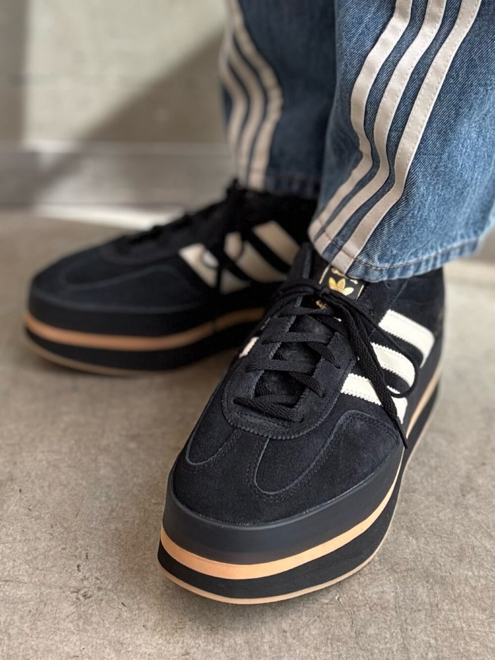 スリーストライプス 半袖ベビーTシャツ、Adilenium シーズン3 ルーズ