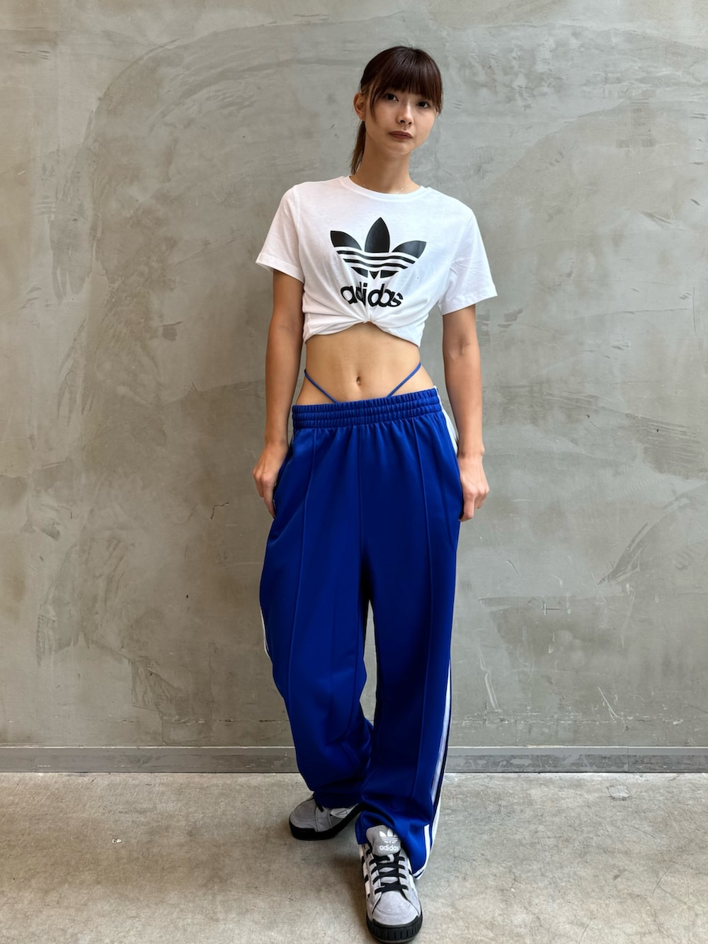 アディダス　トレフォイル　セットアップ adidas ビッグトレフォイルフーディー+スーパースタートパンツ