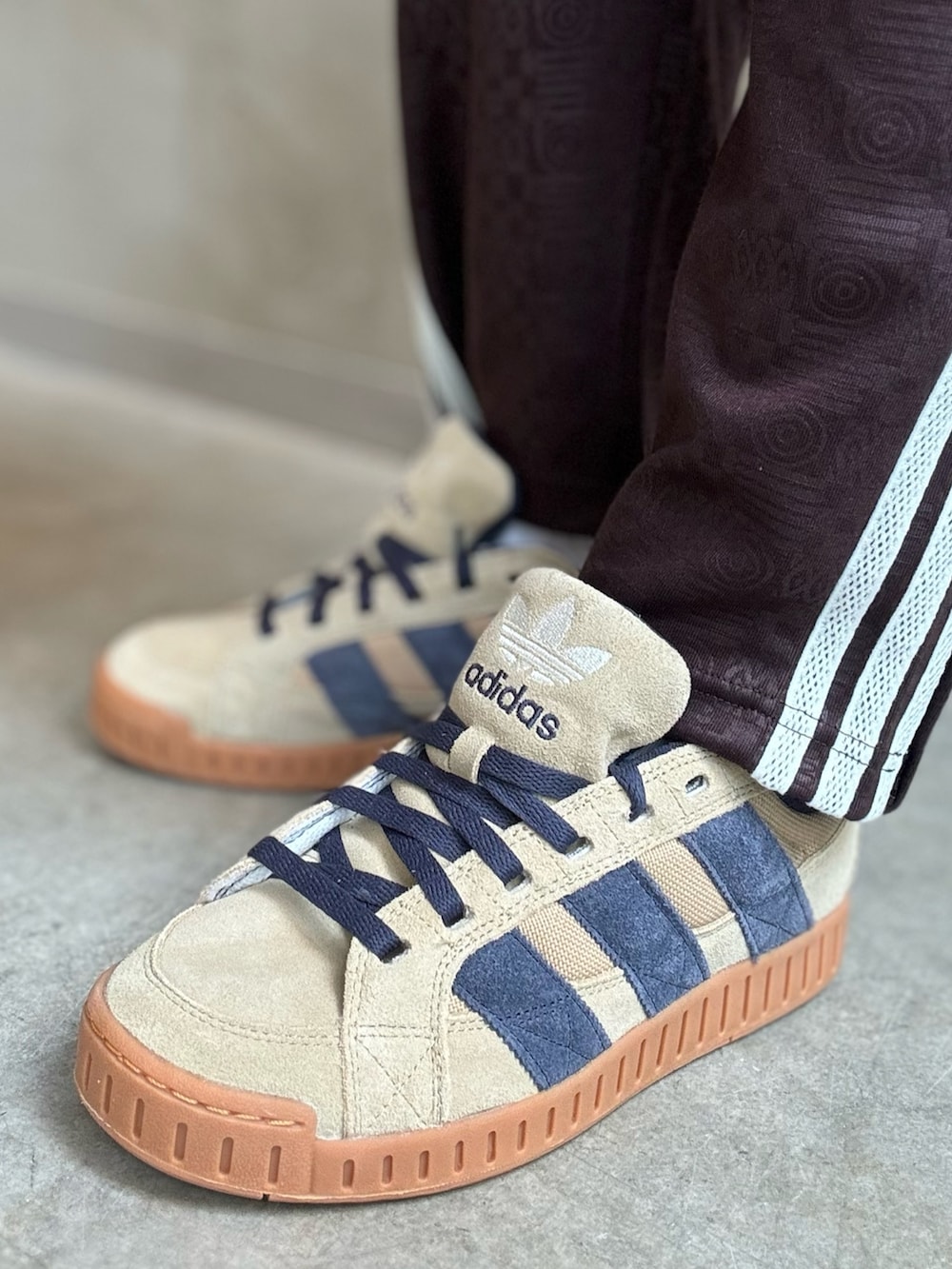 80s プレミアム エンボス加工 スリーストライプス トラックトップ