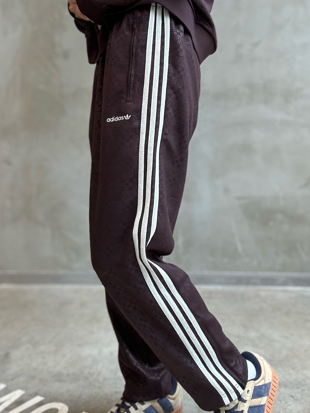 80'S プレミアム エンボス加工スリーストライプス トラックトップ&パンツ 80s プレミアム エンボス加工 スリーストライプス トラック