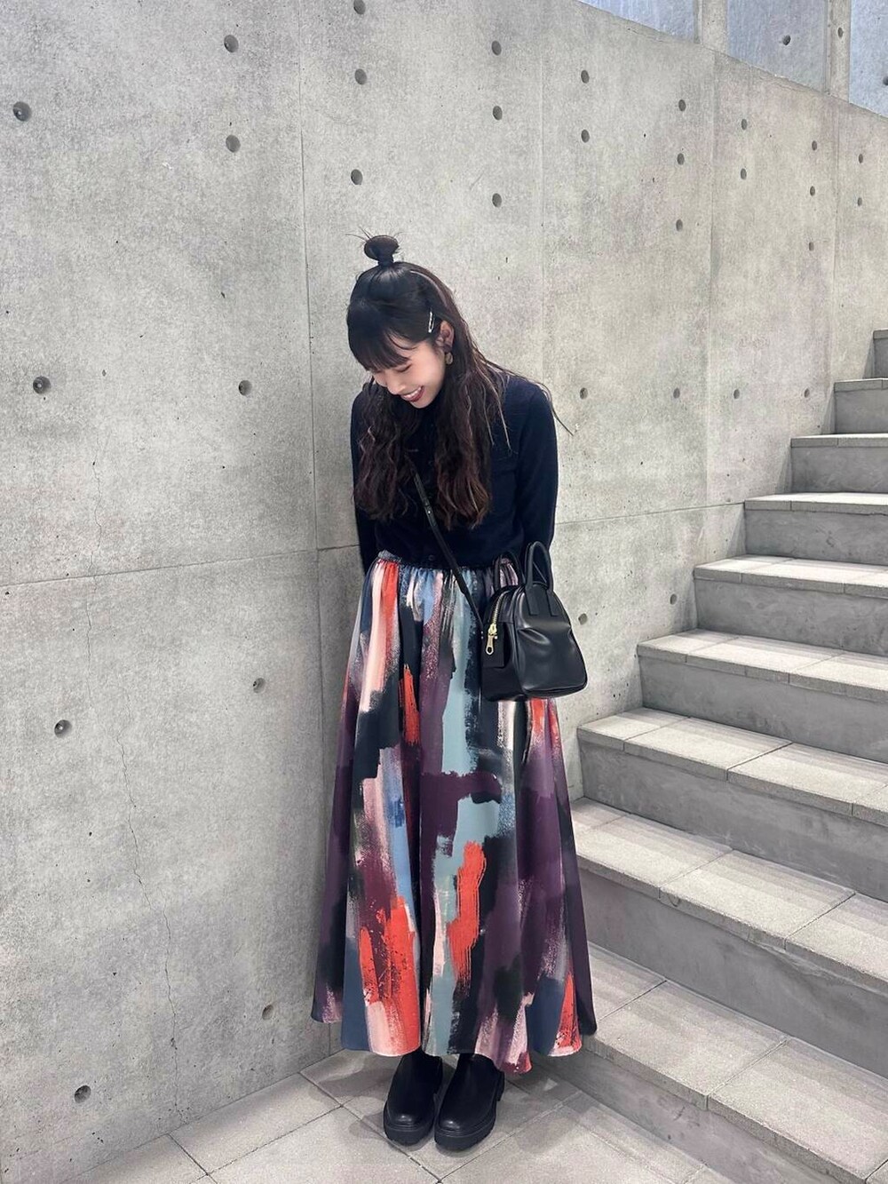 「アーバンリサーチ、大人カジュアル、ニット、URBANRESEARCH、春コーデ、newarrival、高身長コーデ、オリジナル、cashmere、urbanresearchkyoto」｜「URBAN RESEARCHのタンクソールサイドゴアブーツ（ブーツ、ブラック系）」を使った、茜Akane🍧さん（レディース・165cm）の冬コーディネートの2枚目の写真