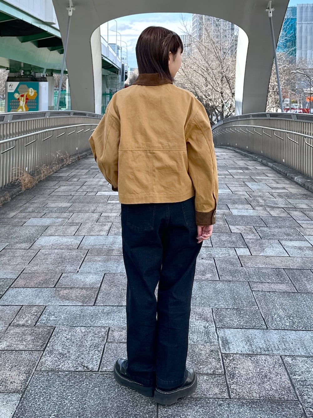 「冬を彩る色いろコーデ、休日スタイル、お出かけコーデ、古着MIX、デニム、今日のコーデ、パンツスタイル、おしゃれさんと繋がりたい、デニムコーデ、カラー×コーデ、ファッションを楽しもう、メンズライク、大人カジュアル、ジャケット、いいね、save、フォローお願いします🤑」｜「MILKFED.のCROPPED WORK JACKET（カバーオール、ベージュ系）」を使った、ゆんさん（レディース・159cm）の冬コーディネートの2枚目の写真