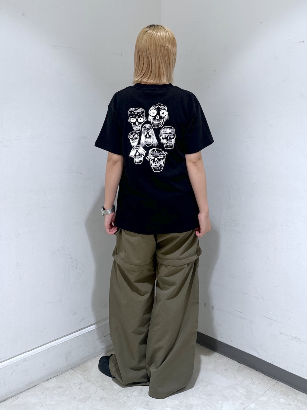 「休日スタイル、アウトドアスタイル、シンプルコーデ、オトナカジュアル、おでかけコーデ、シンプルスタイル、オトナ女子、パンツコーデ、夏コーデ、夏、ストリート、ootd、今日のコーデ、お洒落さんとつながりたい、夏だ！Tシャツ着よう！」｜「MILKFED.のHEAVY METAL SLAB S/S TEE（Tシャツ/カットソー、ブラック系）」を使った、ゆんさん（レディース・159cm）の春コーディネートの6枚目の写真