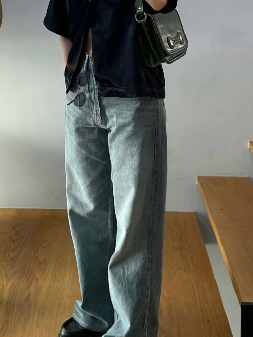 「洋裁」｜「Parabootのアイテム（ブーツ、ブラック系）」を使った、sawaさん（レディース・160cm）の秋コーディネートの2枚目の写真