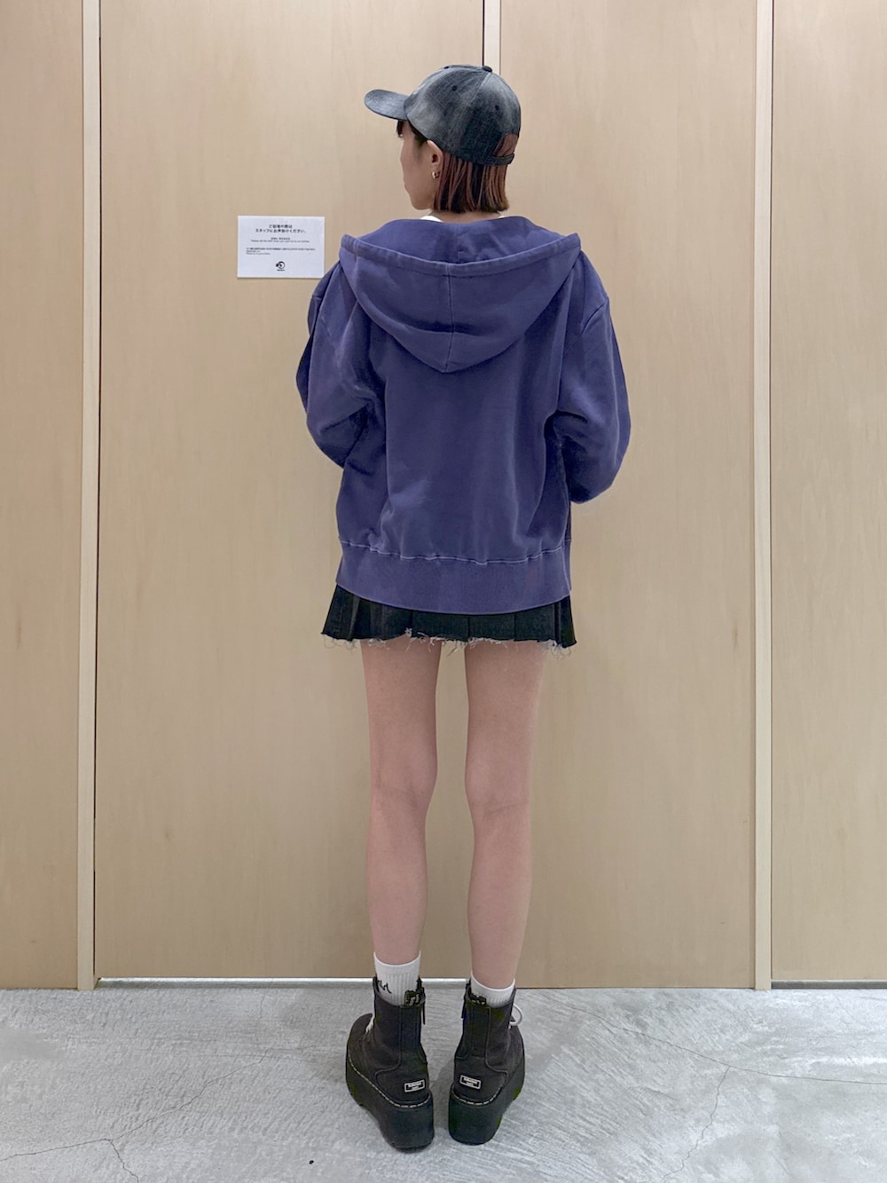 miku(X-girl福岡（ソラリアプラザ）)｜X-girlのTシャツ/カットソーを