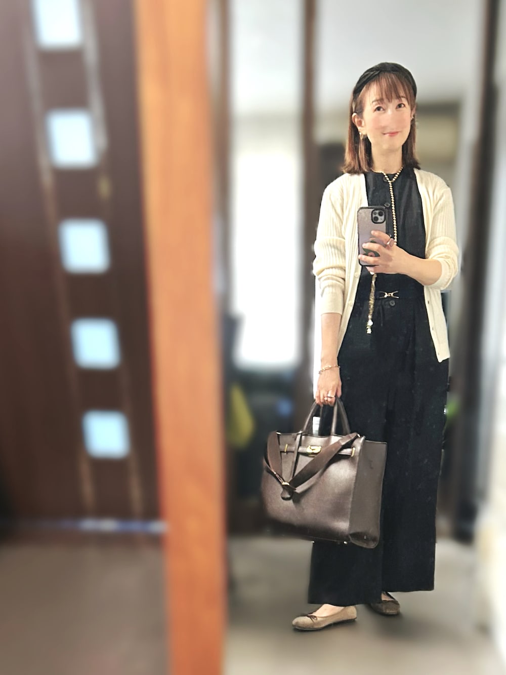 「秋っぽコーデ更新中、着回しコーデ、無印良品、つなぎ、いつもありがとうございます」｜「UNIQLOのアイテム（カーディガン/ボレロ、ホワイト系）」を使った、２⭐️（👀不調しばらく👓）さん（レディース・155cm）の秋コーディネートの2枚目の写真