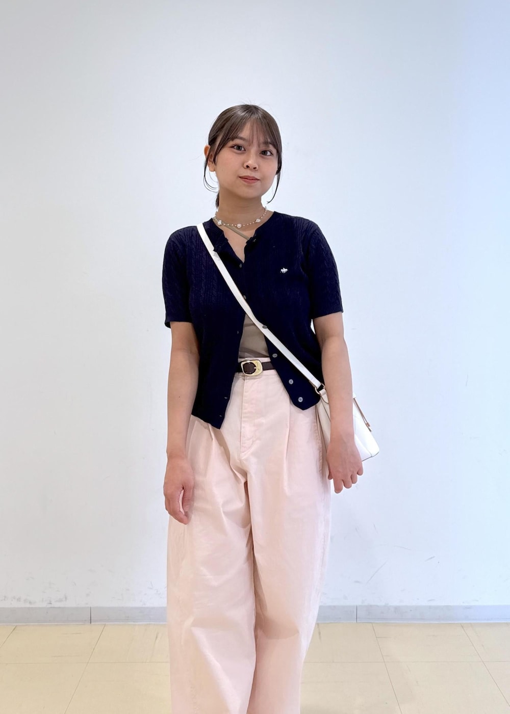 「初夏コーデ、夏コーデ、デートコーデ、お出かけコーデ、旅行コーデ、大人カジュアル、カジュアルコーデ、別注アイテム、コラボアイテム、VIS、ストレート、イエベ秋、混合、低身長、トップス」｜「VISの18mm幅ニュアンス変形ベルト（ベルト、ブラウン系）」を使った、コウさん（レディース・153cm）の夏コーディネートの8枚目の写真