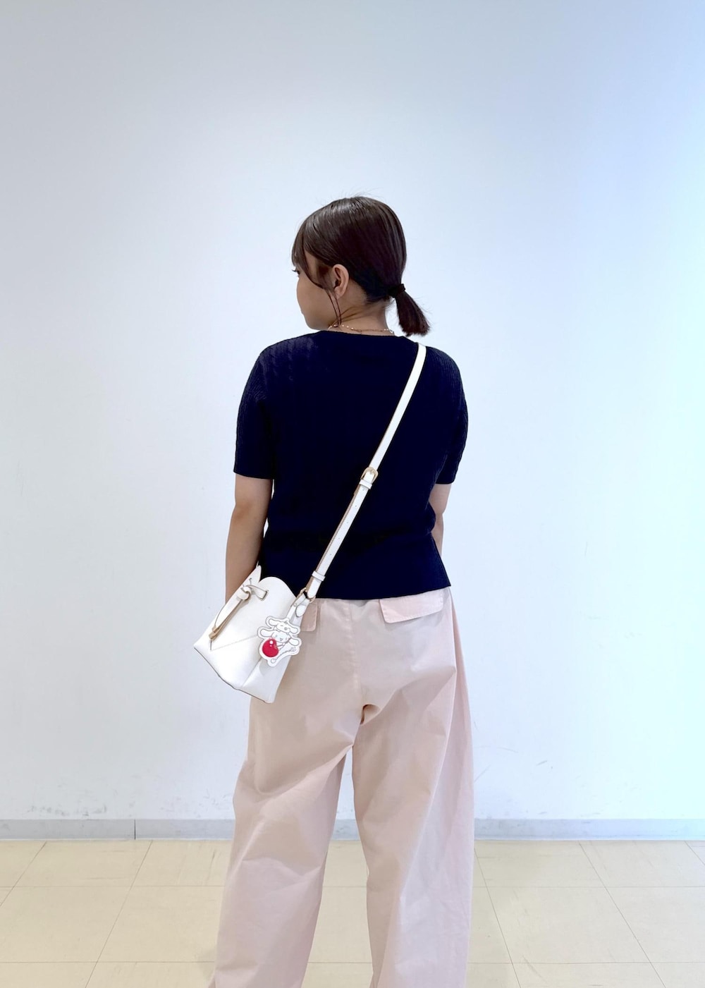 「初夏コーデ、夏コーデ、デートコーデ、お出かけコーデ、旅行コーデ、大人カジュアル、カジュアルコーデ、別注アイテム、コラボアイテム、VIS、ストレート、イエベ秋、混合、低身長、トップス」｜「VISの18mm幅ニュアンス変形ベルト（ベルト、ブラウン系）」を使った、コウさん（レディース・153cm）の夏コーディネートの6枚目の写真