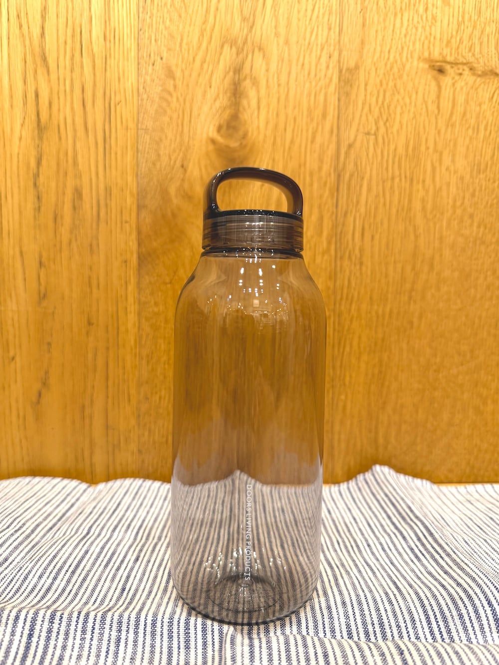 グレー系のキッチンツール、ホワイト系のキッチンツール、その他のキッチンツールを着用したレディースの春コーディネートの3枚目の写真