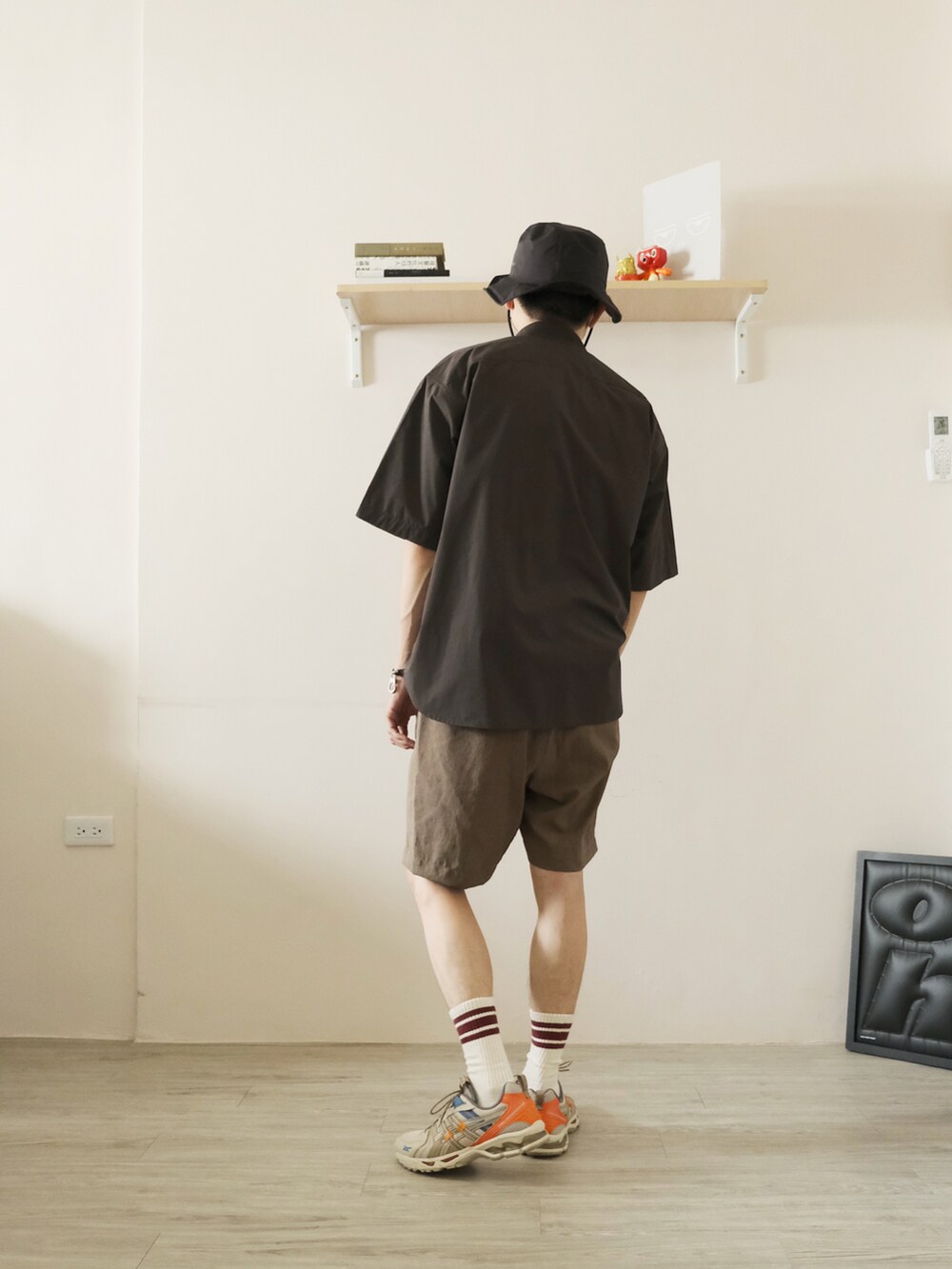 「休日スタイル、今日のコーデ、春夏コーデ、春服、GU、レイヤードスタイル、ootd」|「GUのアイテム(シャツ/ブラウス、グレー系)」を使った、Kennyさん(メンズ・169cm)の春コーディネートの2枚目の写真