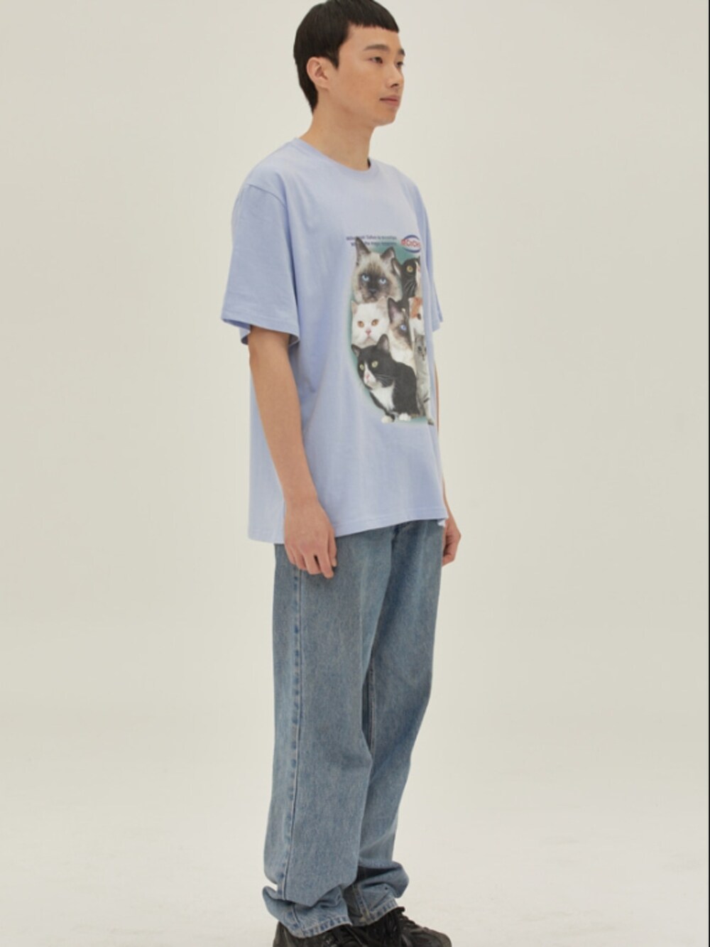 「韓国ファッション、韓国ブランド、韓国好きな人と繋がりたい、mcnchips、ユニセックス、Tシャツ、猫、ストリート、スニーカーコーデ」｜「MCnCHIPsのアイテム（Tシャツ/カットソー、ブルー系）」を使った、アインツさん（レディース・165cm）の春コーディネートの4枚目の写真