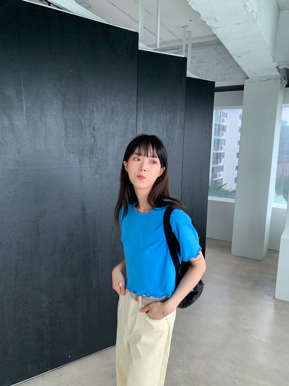 その他のTシャツ/カットソーを着用したレディースの夏コーディネートの4枚目の写真