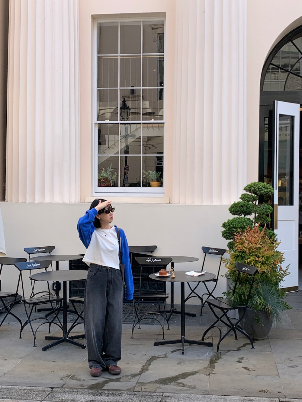 その他のトップスを着用したレディースの夏コーディネートの2枚目の写真