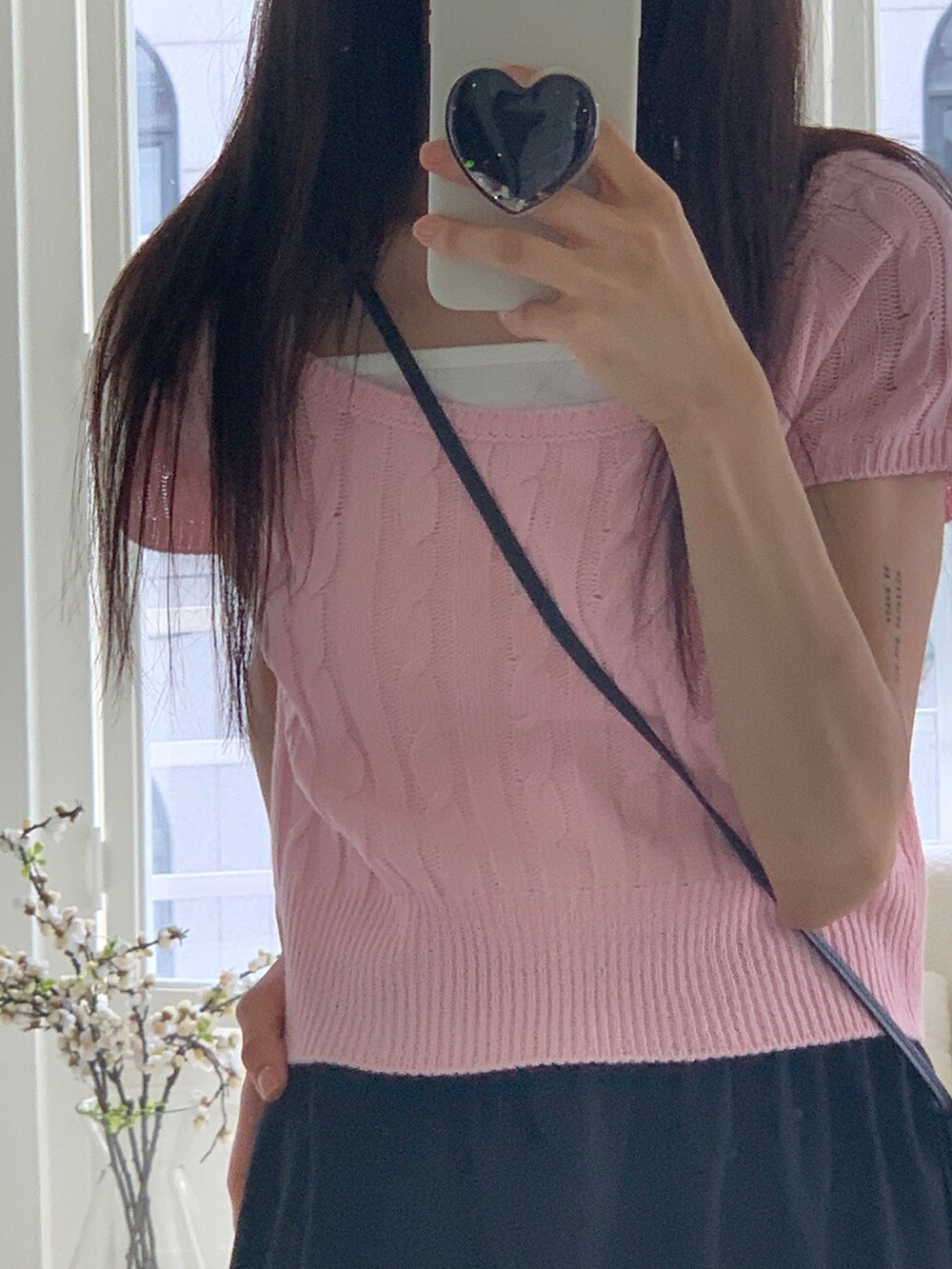 その他のトップスを着用したレディースの夏コーディネートの5枚目の写真