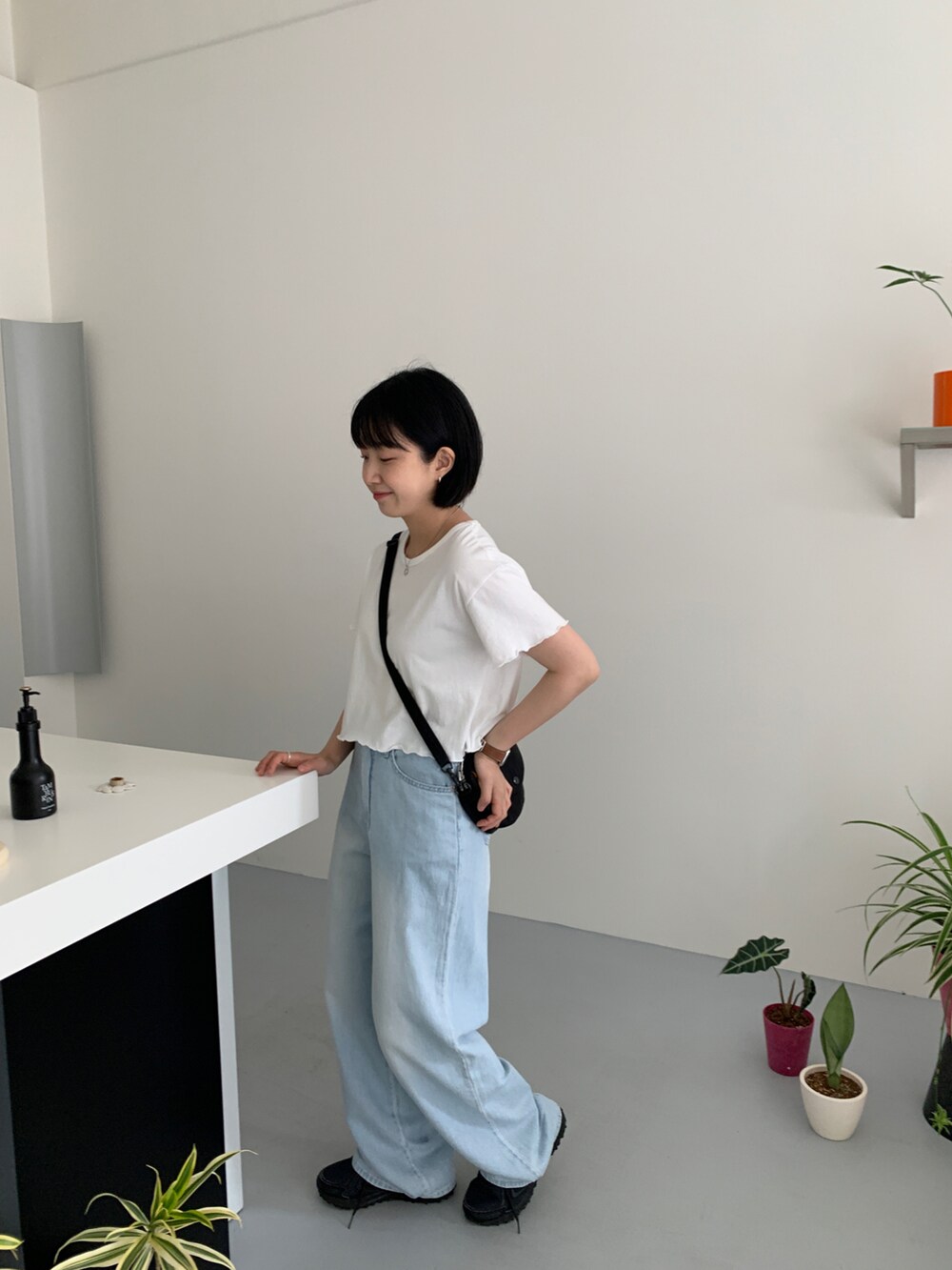 その他のTシャツ/カットソーを着用したレディースの夏コーディネートの5枚目の写真