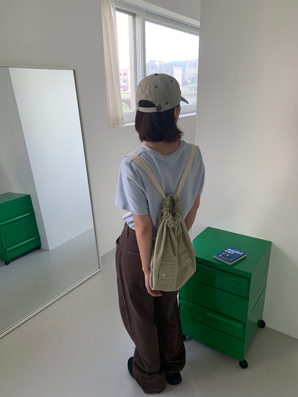 その他のバックパック/リュックを着用したレディースの夏コーディネートの4枚目の写真