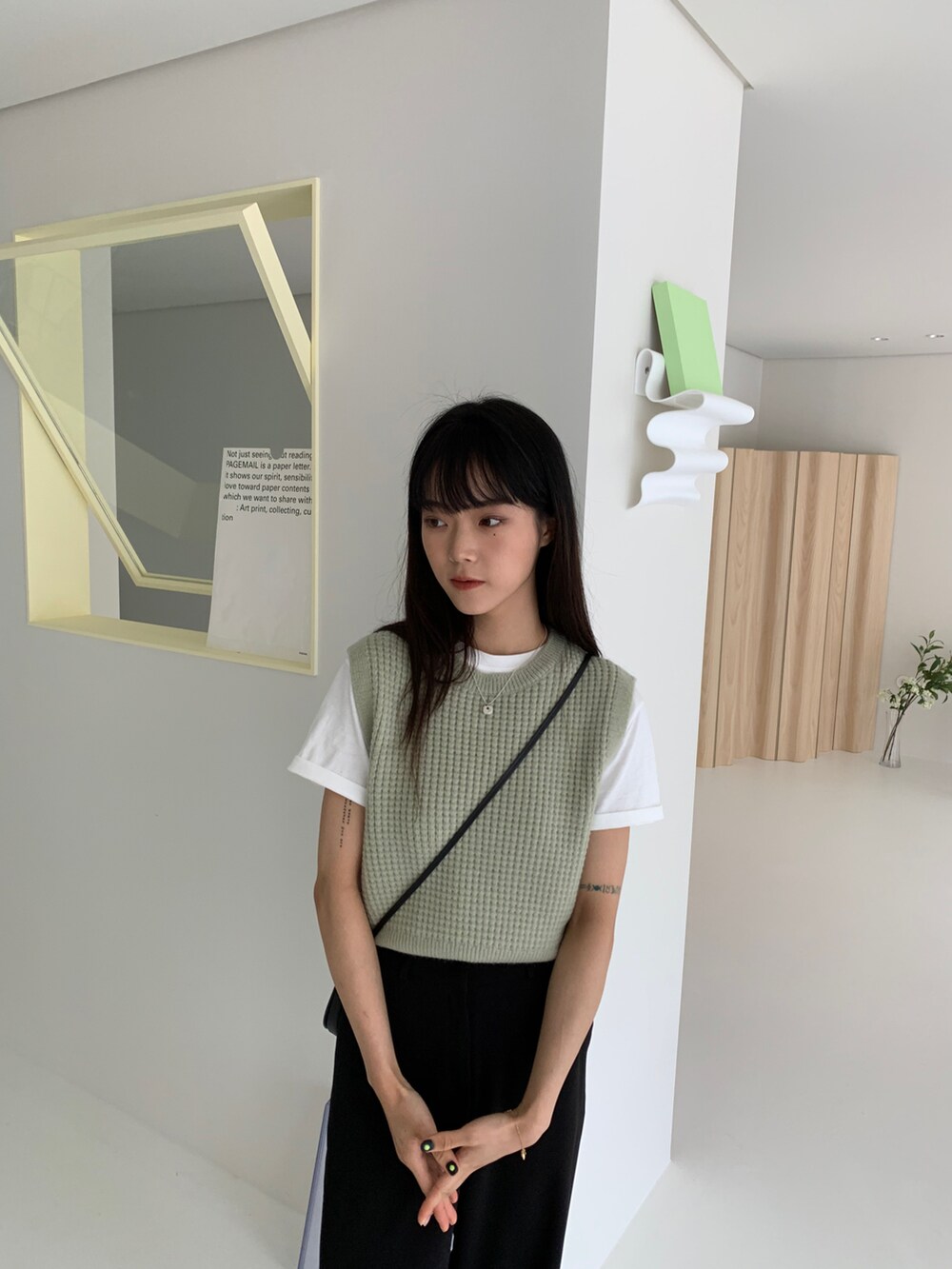 その他のニット/セーターを着用したレディースの夏コーディネートの5枚目の写真