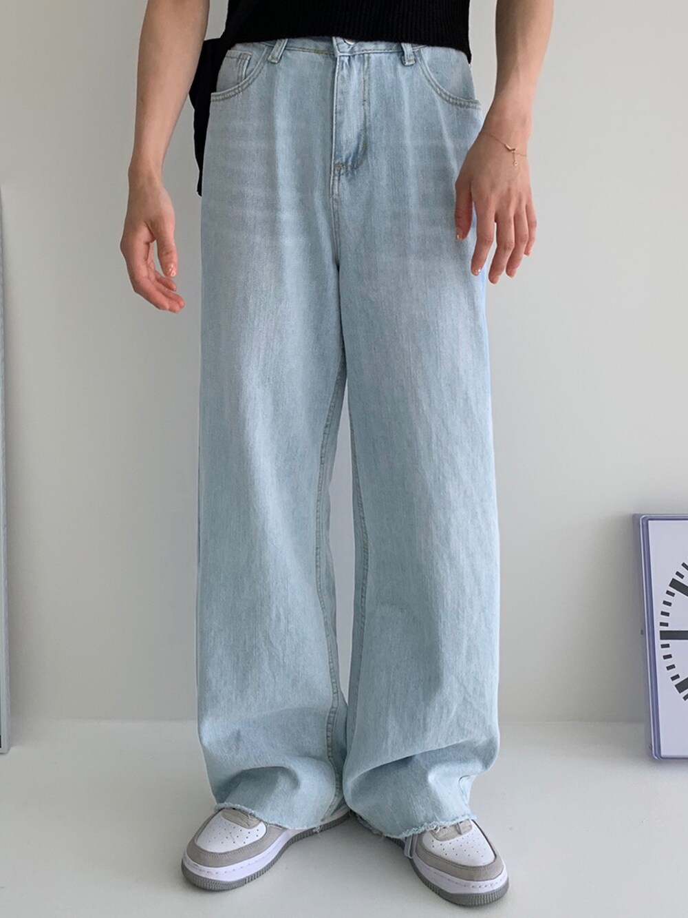 その他のトップスを着用したレディースの夏コーディネートの3枚目の写真