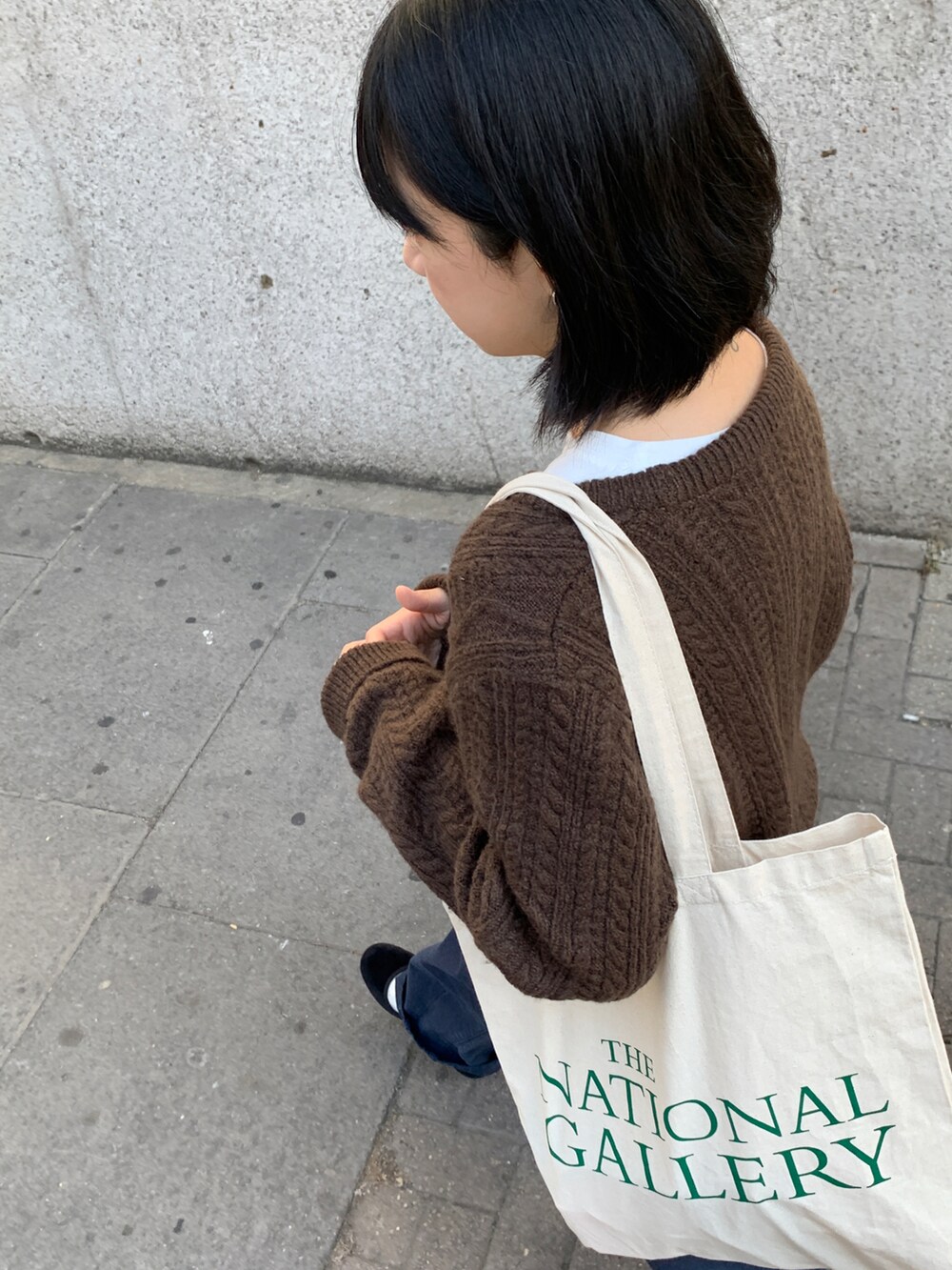 その他のパンツを着用したレディースの夏コーディネートの5枚目の写真