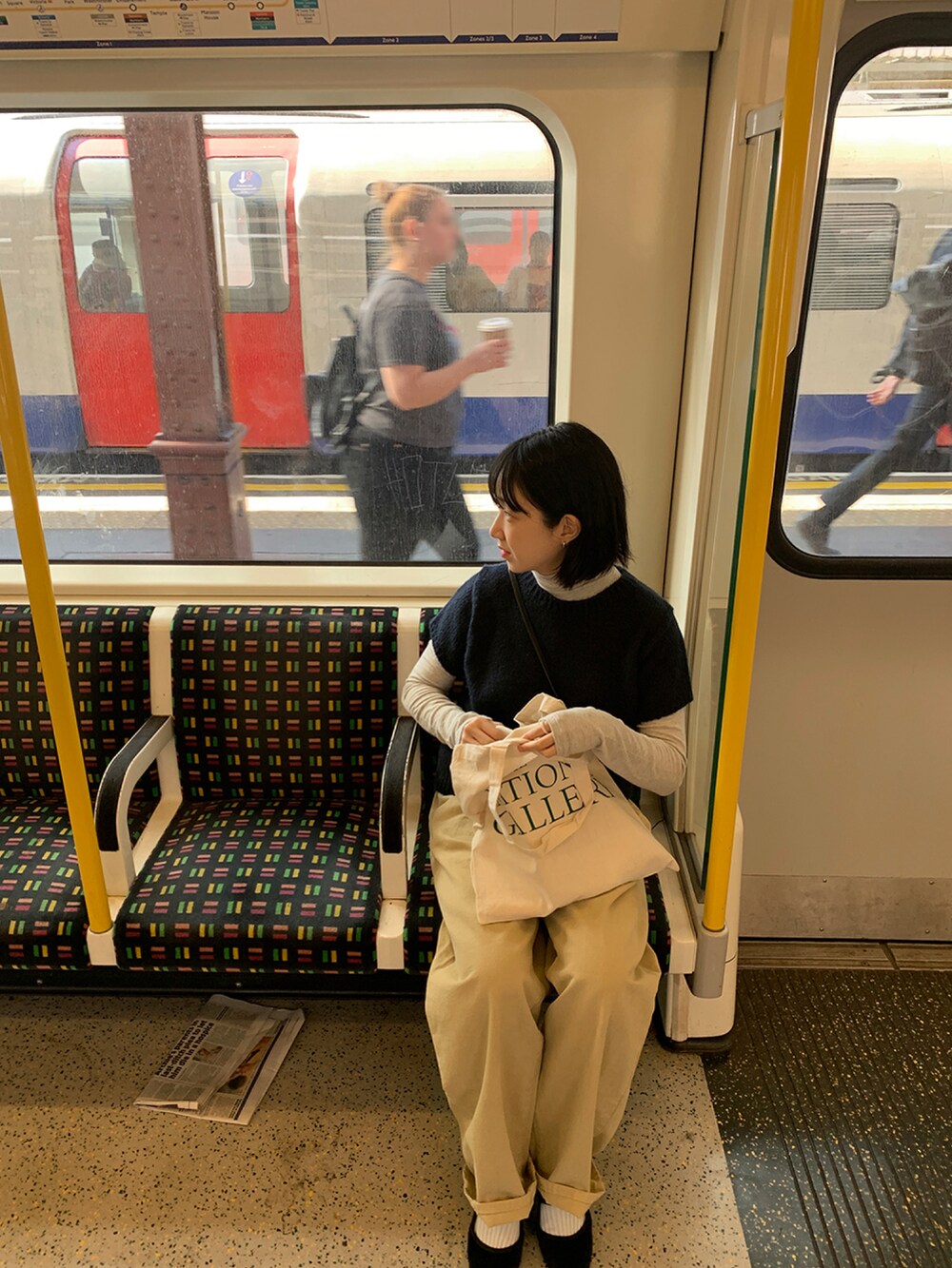 その他のパンツを着用したレディースの夏コーディネートの2枚目の写真