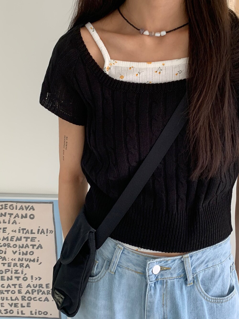 その他のトップスを着用したレディースの夏コーディネートの2枚目の写真