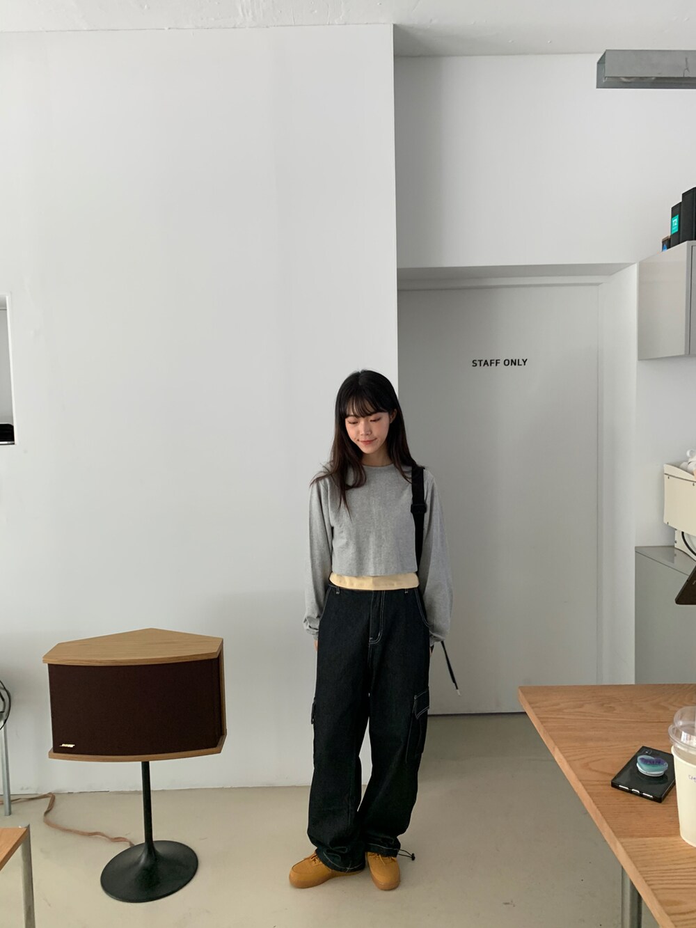 その他のトップスを着用したレディースの夏コーディネートの2枚目の写真