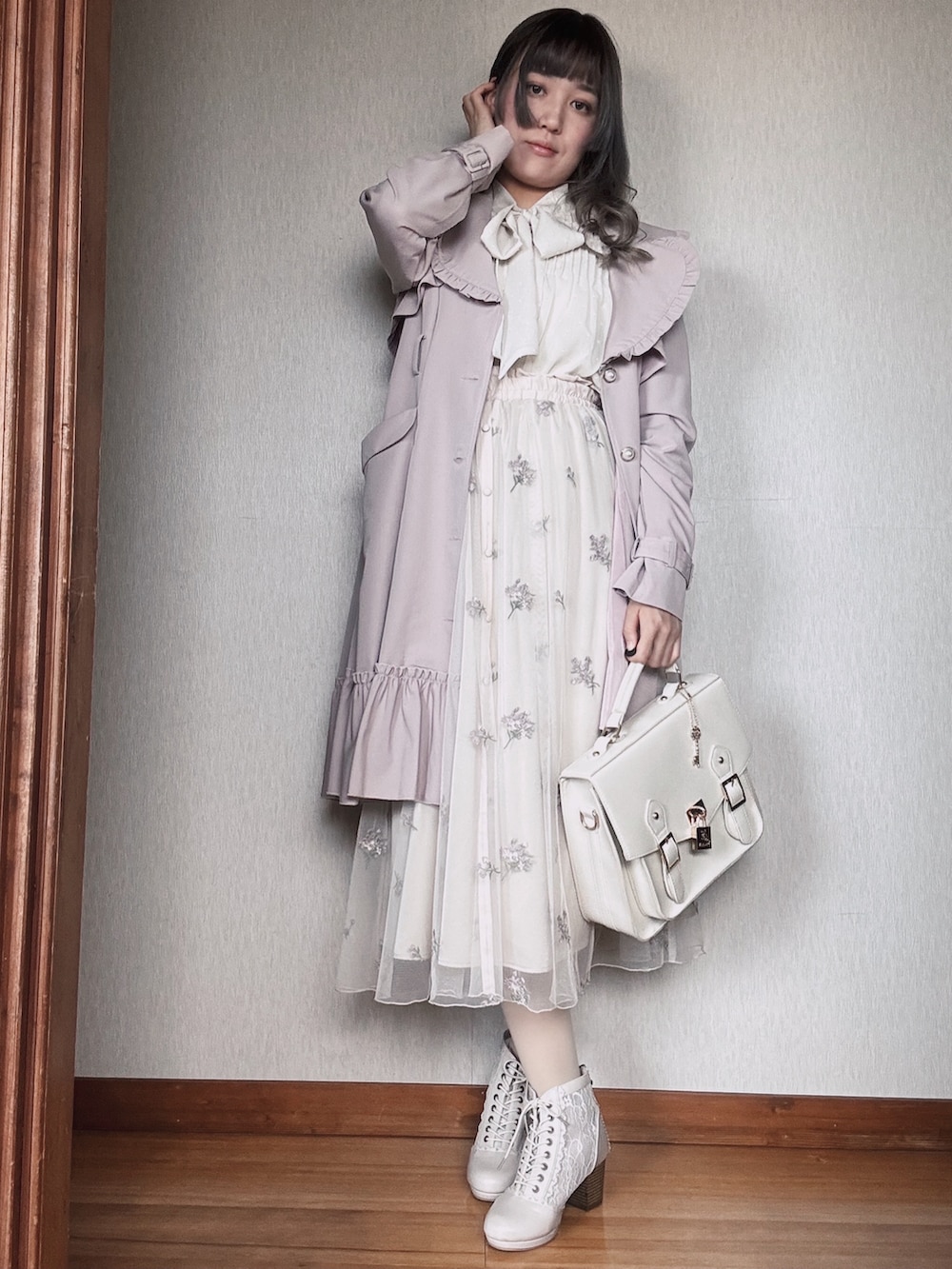「ピンクコーデ、淡色女子、フェミニンコーデ、ガーリーコーデ、春コーデ、ロマンティックコーデ、上品カジュアル」｜「Amavelのアイテム（バックパック/リュック、ホワイト系）」を使った、すずらんさん（骨格ウェーブ・レディース・162cm）の冬コーディネートの3枚目の写真