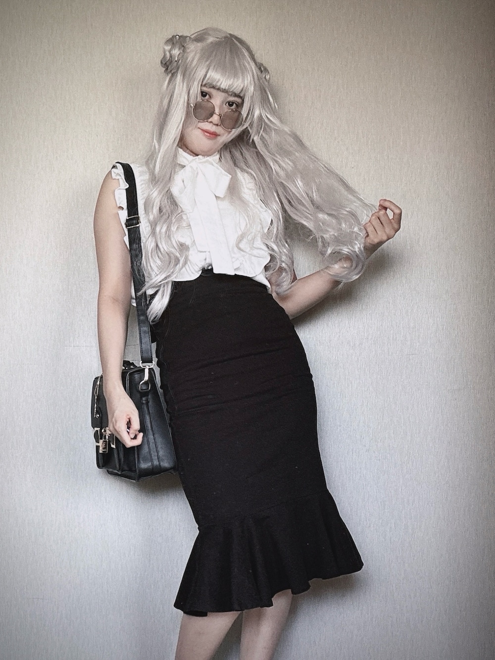 「モード系、モノクロコーデ、サングラススタイル」｜「evelynのアイテム（スカート、ブラック系）」を使った、すずらんさん（骨格ウェーブ・レディース・162cm）の春コーディネートの4枚目の写真