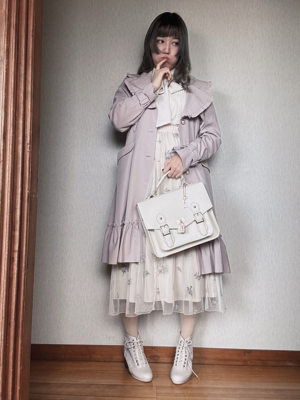 「ピンクコーデ、淡色女子、フェミニンコーデ、ガーリーコーデ、春コーデ、ロマンティックコーデ、上品カジュアル」｜「Amavelのアイテム（バックパック/リュック、ホワイト系）」を使った、すずらんさん（骨格ウェーブ・レディース・162cm）の冬コーディネートの5枚目の写真